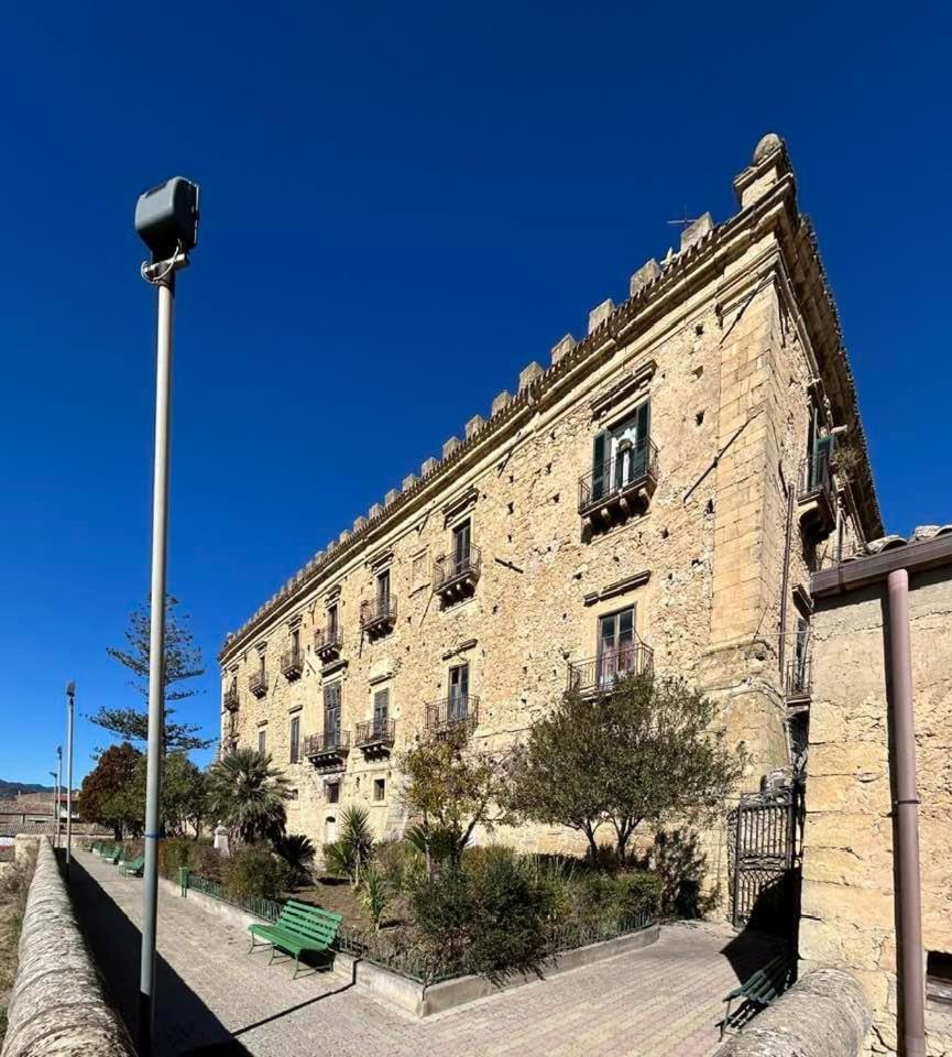 Casa Vacanza Helios Leonforte Exterior photo